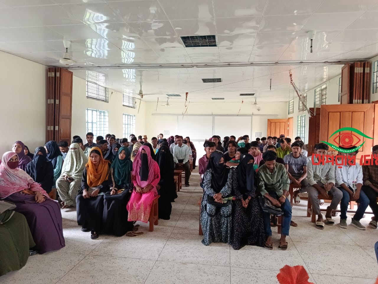 জগদল আদিবাসী স্কুল ও কলেজে  একাদশ শ্রেণির শিক্ষার্থীদের নবীনবরণ