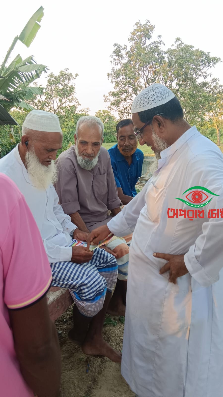গোয়ালা ইউনিয়নের  হাটে বাজারে চেয়ারম্যান পদপ্রার্থী মাহমুদুল হাসানের প্রচার প্রচারণায় তার  বাবা