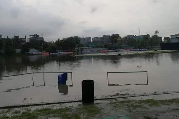 বৃষ্টির কারণে  স্থগিত প্রিমিয়ার লিগ