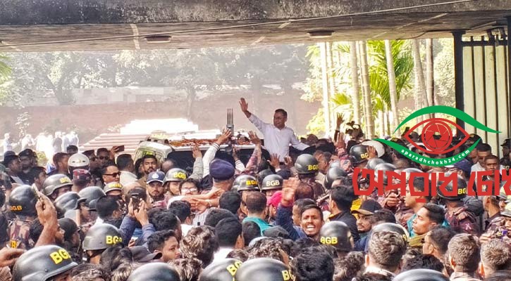 হাদির কবরে শ্রদ্ধা জানালেন তারেক রহমান