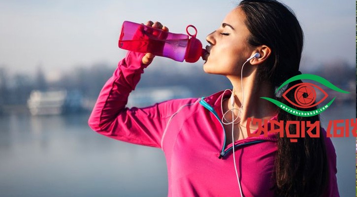 শীতেও প্রতিদিন ৮-১০ গ্লাস পানি