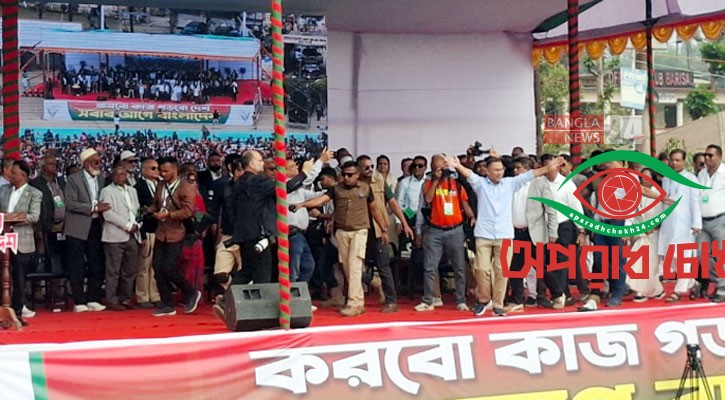 বরিশালে জনসভায় যোগ দিলেন তারেক রহমান