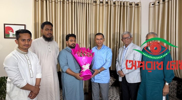 নাহিদ ইসলামের বাসায় তারেক রহমান