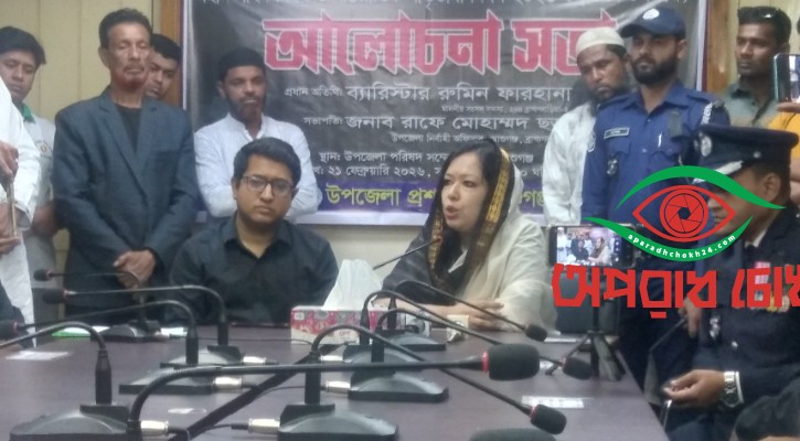 আমরা সবকিছুতেই রাজনীতি করি