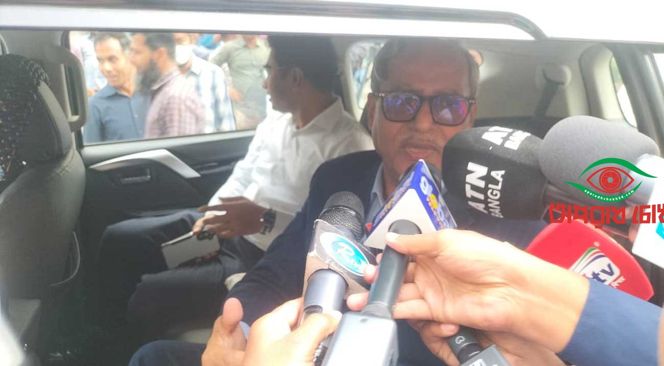 দুদক চেয়ারম্যানসহ পুরো কমিশনের পদত্যাগ