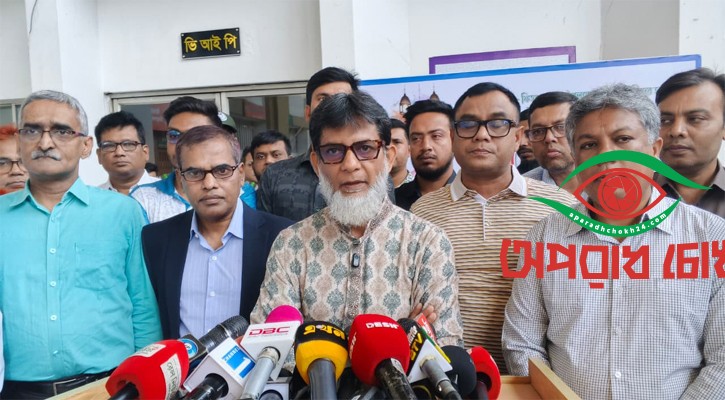 নীলসাগর এক্সপ্রেসের দুর্ঘটনায় স্টেশন মাস্টার ও চালক সাময়িক বরখাস্ত