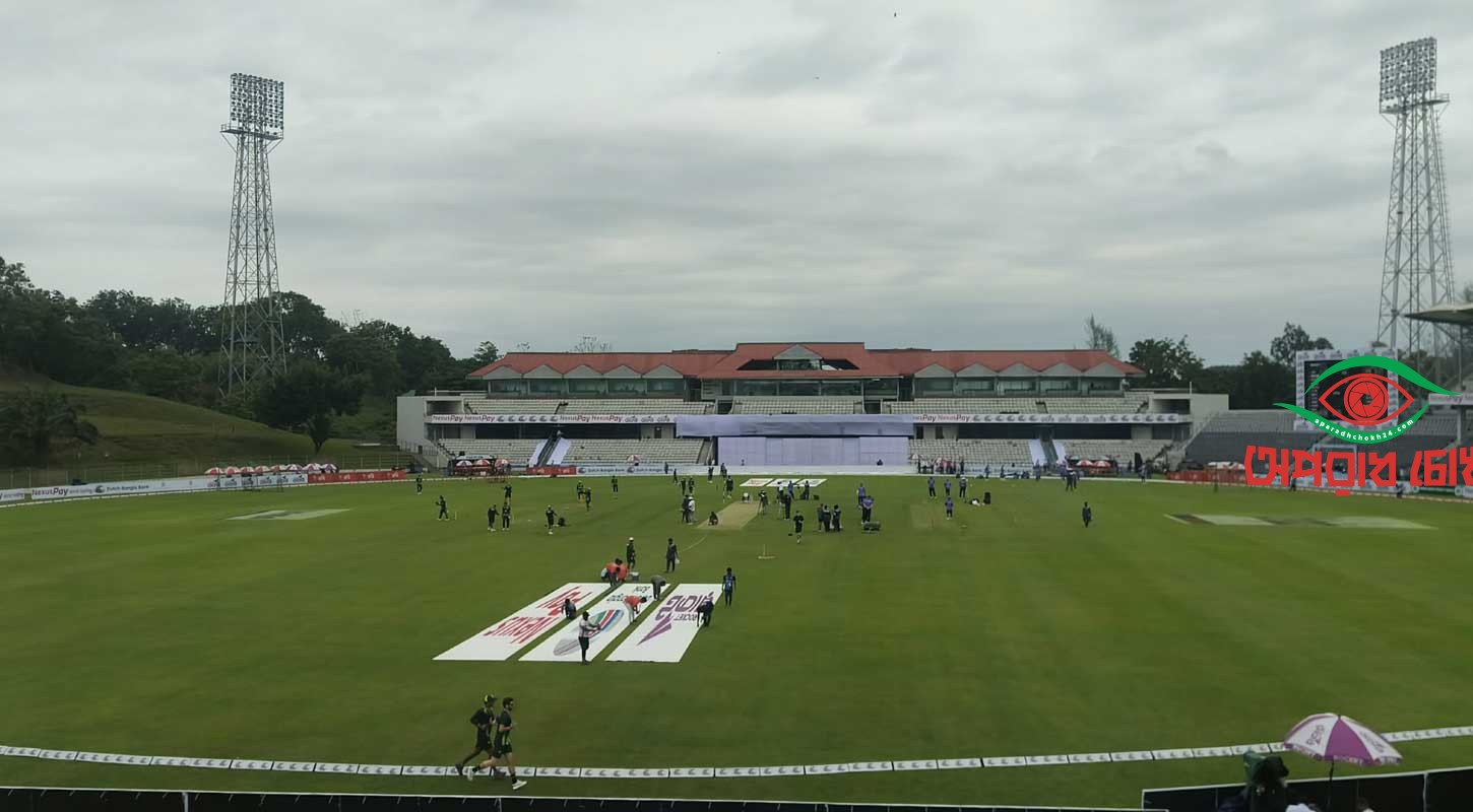  সিলেটের আকাশে মেঘ-রোদের লুকোচুরি