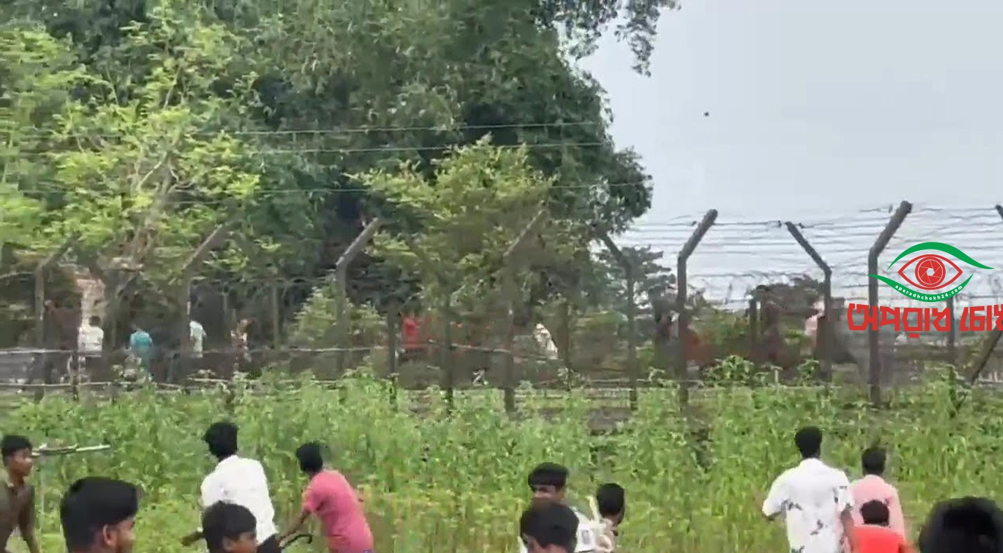 বাংলাদেশিদের ধাওয়ায় পালাল ভারতীয়রা