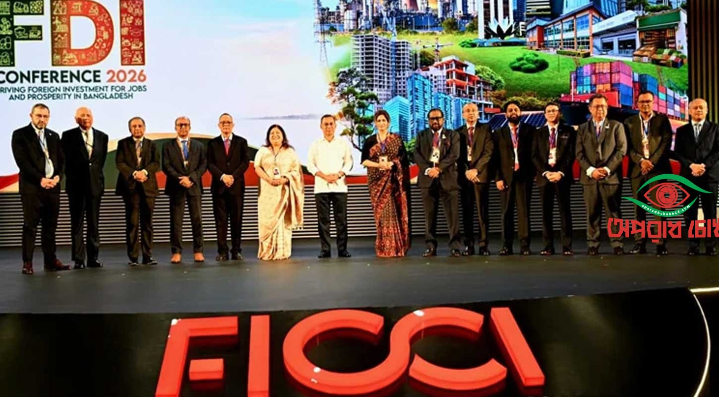 দেশকে ট্রিলিয়ন ডলারের অর্থনীতিতে নিতে কাজ করছি