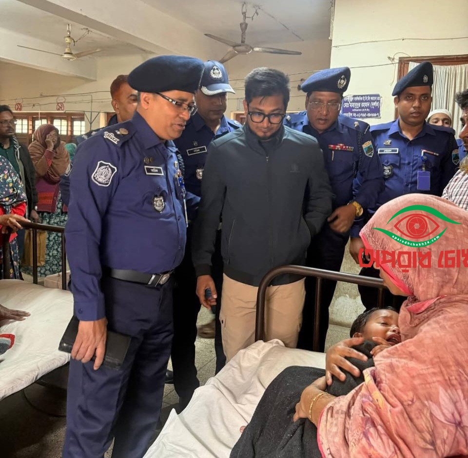 সন্তানকে নদীতে ফেলে দিল মা