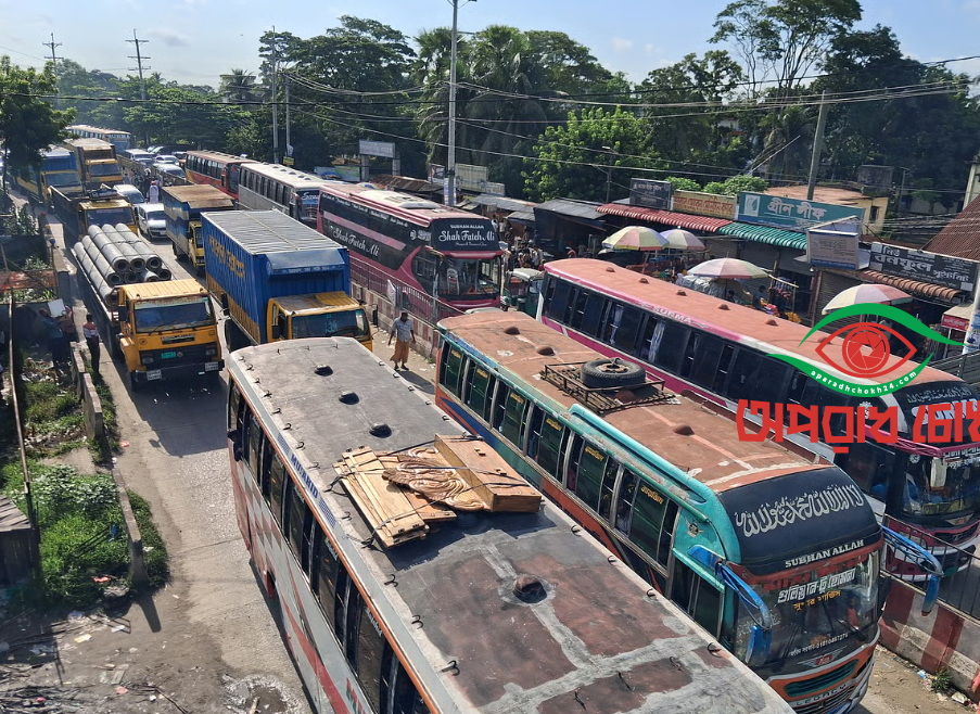 ঢাকা–চট্টগ্রাম মহাসড়কে ৪০ কিলোমিটার যানজট, অ্যাম্বুলেন্সেই রোগীর মৃত্যু