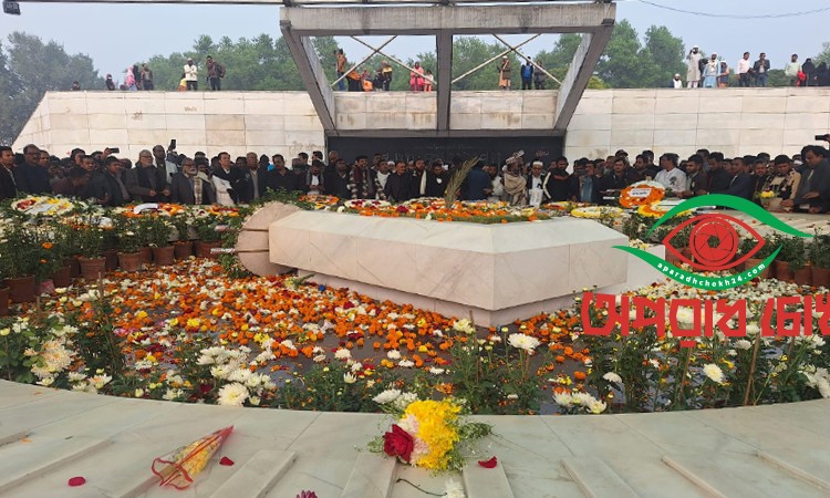 দোয়া, ফুলেল শ্রদ্ধা ও ভালোবাসায় সিক্ত খালেদা জিয়ার সমাধিস্থল